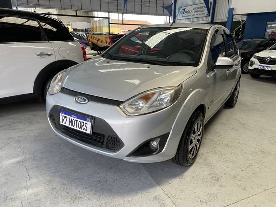 FORD FIESTA 1.6 ROCAM SEDAN 8V FLEX 4P MANUAL